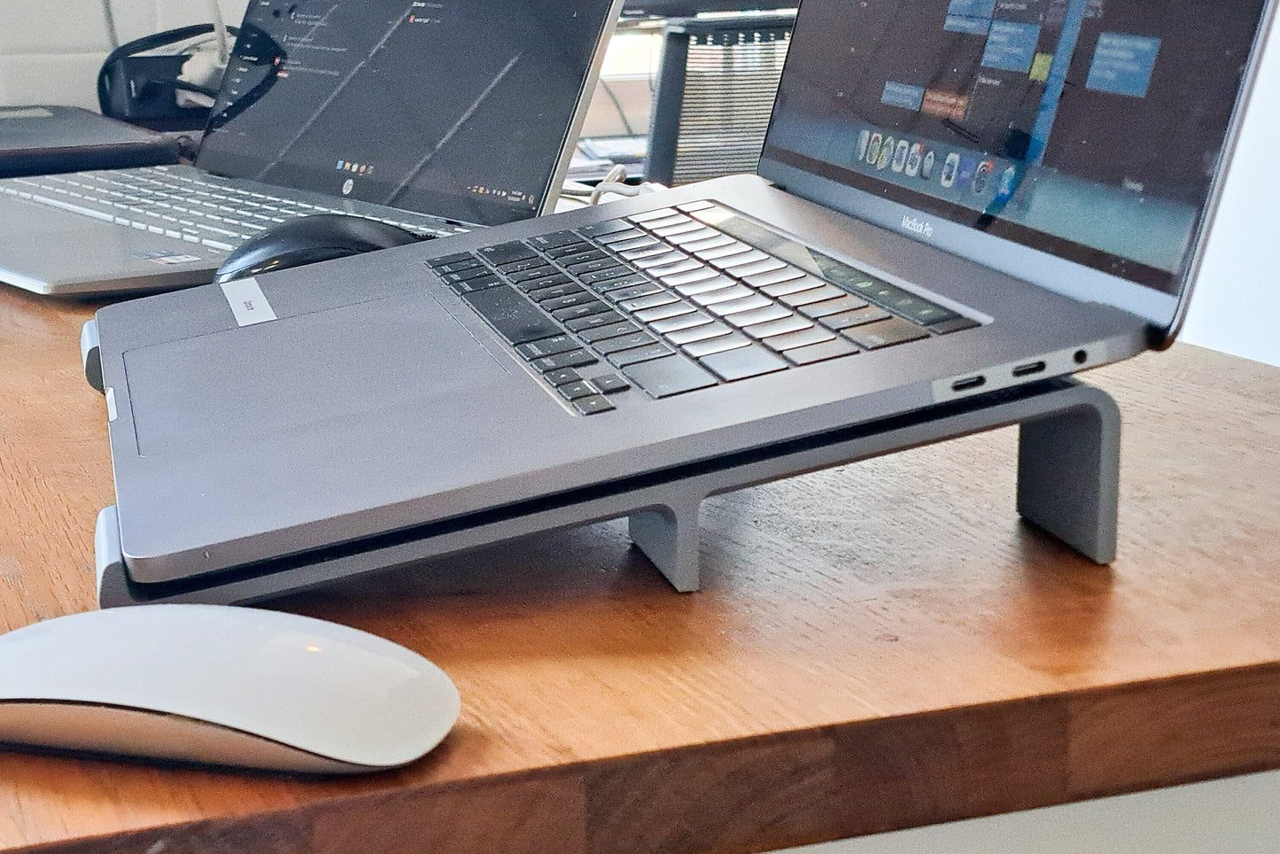 Laptop Stand Ergonomic Tilt Prop Platform Extra Grip Adjustable Cooling