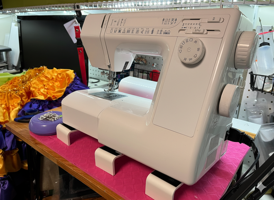 Tilted Ergoinomic Sewing Machine Stand Angled Prop Non-Slip Heavy-Duty 40lbs